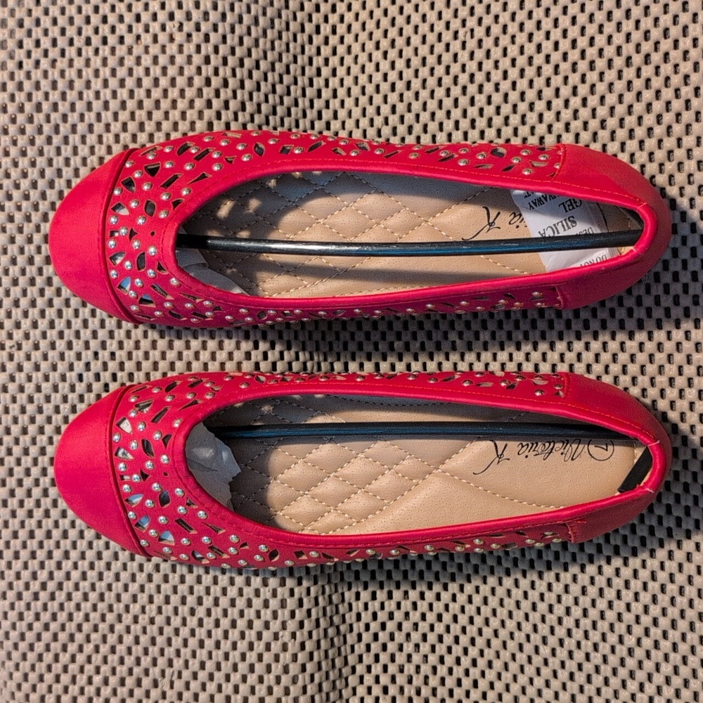 Box#17 🔥 5 For $35 🔥 Laser-Cut Studded Flats